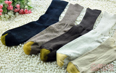 高筒純棉線(xiàn)紳士襪 時(shí)尚、舒適與健康的完美結(jié)合